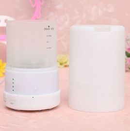 Humidificador de aire de 70 ml 5W Ultrasonido Diffuser de aroma Humidificador para el hogar Diffuser de aceite esencial Fabricante de niebla USB Light Fogger proveedor