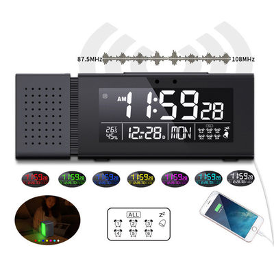 TS-P30 Reloj de alarma de luz nocturna IR Cuerpo humano Senso de sueño Reloj de color LED Cambiante de mesa digital Radio FM Termómetro proveedor
